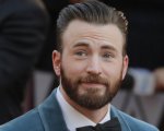 Chris Evans partecipa a sorpresa alla reunion del suo liceo!