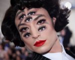 Ezra Miller al MET Gala 2019: tutti gli occhi su di lui