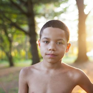 Quando eravamo fratelli: Evan Rosado in una scena del film