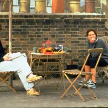 Notting Hill: una scena con Julia Roberts e Hugh Grant