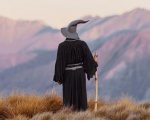 Il signore degli anelli: un superfan ha attraversato la Nuova Zelanda vestito da Gandalf!