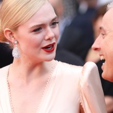 Cannes 2019: Elle Fanning sul red carpet di apertura