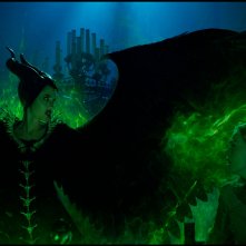 Maleficent: Signora del Male, Elle Fanning e Angelina Jolie in una scena del film