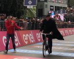 Don Matteo 12: Terence Hill al Giro d'Italia in bicicletta!