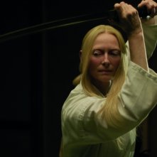 I morti non muoiono: Tilda Swinton in una scena