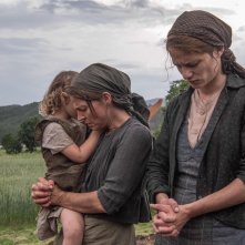 A Hidden Life: Valerie Pachner in  una scena del film