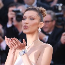Cannes 2019: una foto di Bella Hadid sul red carpet di Rocketman