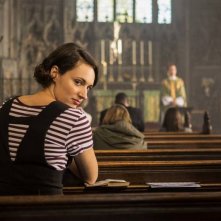 Fleabag: una scena con Phoebe Waller-Bridge della seconda stagione della serie