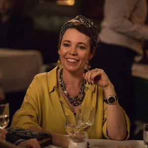 Fleabag: Olivia Colman in una scena della seconda stagione