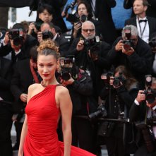 Cannes 2019: Bella Hadid sul red carpet di Dolor y Gloria