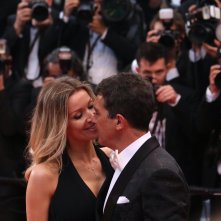 Cannes 2019: Antonio Bandera con la sua compagna sul red carpet di Dolor y Gloria