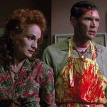 Wendy Robie e Everett McGill in una scena de La casa nera