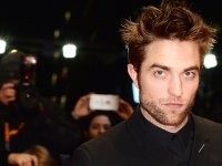 Robert Pattinson come Batman? Fan lanciano una petizione per sostituirlo!