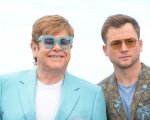 Rocketman, Taron Egerton: 'La security di Elton John mi trovò ubriaco nella sua cucina'