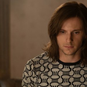 Rocketman: una scena del film con Jamie Bell