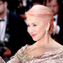 Cannes 2019: uno scatto di Helen Mirren sul red carpet di Les Plus Belles Années d'Une Vie