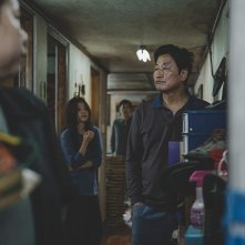 Parasite: Kang-ho Song durante una scena