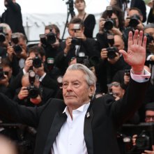 Cannes 2019: Alain Delon saluta sul red carpet