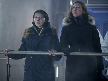 Godzilla II: King of the Monsters, Vera Farmiga e Millie Bobby Brown in una scena