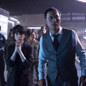 Godzilla II: King of the Monsters, Ken Watanabe, Sally Hawkins in una scena del film