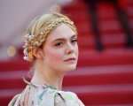 Cannes 2019, Elle Fanning dopo il malore un sorriso: ecco perché è svenuta