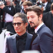Cannes 2019: Gael García Bernal e Diego Luna sul red carpet di C'era una volta a... Hollywood