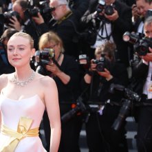Cannes 2019: una foto di Dakota Fanning sul red carpet di C'era una volta a... Hollywood