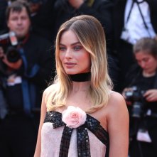 Cannes 2019: Margot Robbie sul red carpet di C'era una volta a... Hollywood