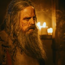 Knightfall: un primo piano di Mark Hamill nella seconda stagione