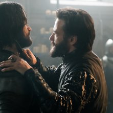 Knightfall: Ed Stoppard, Julian Ovenden in una scena della seconda stagione