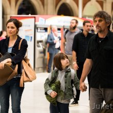 Juliet, Naked - Tutta un'altra musica: Ethan Hawke, Rose Byrne, Azhy Robertson in una scena del film