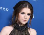 Anna Kendrick star della serie Love Life, prodotta da Paul Feig