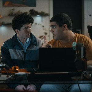 Come vendere droga online (in fretta): Danilo Kamperidis e Maximilian Mundt in  una scena della serie