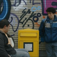 Come vendere droga online (in fretta): Maximilian Mundt insieme a Danilo Kamperedis in una scena