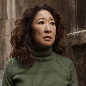 Killing Eve: Sandra Oh in una scena del finale della seconda stagione
