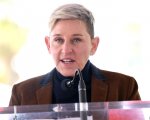 Ellen DeGeneres: 'A 15 anni sono stata molestata dal mio patrigno'