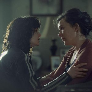 NOS4A2: Ashleigh Cummings, Virginia Kull in una scena