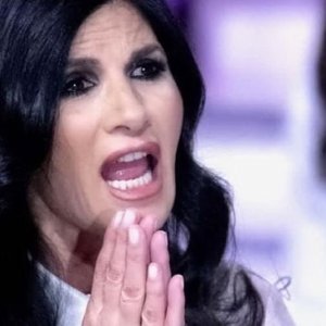 Pamela Prati durante un'intervista su Mark Caltagirone