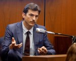 Ashton Kutcher in tribunale per testimoniare nel processo contro 'lo Squartatore di Hollywood'