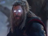 Avengers: Endgame, Thor e le sue scarpe al funerale divenute virali