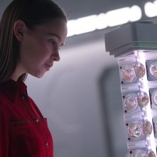 I Am Mother: Clara Rugaard in una scena del film