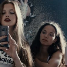 Blue My Mind - Il segreto dei miei anni: Lou Haltinner, Zoë Pastelle Holthuizen, Yael Meier in una scena del film