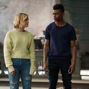 Clak & Dagger: Olivia Holt, Aubrey Joseph durante una scena del finale della seconda stagione, Level Up