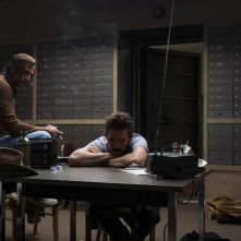 Rapina a Stoccolma: una scena con Mark Strong e Ethan Hawke