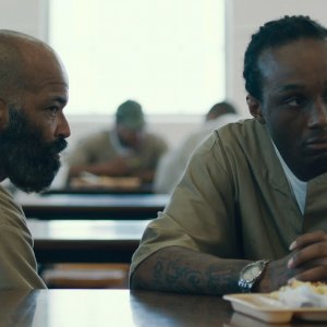O.G. - Original Gangster: Jeffrey Wright e Theothus Carter in una scena del film