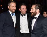 Ryan Reynolds, Hugh Jackman e Jack Gyllenhaal celebrano l'amicizia trollandosi a vicenda!