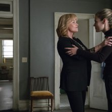 Jessica Jones: Rebecca De Mornay, Rachael Taylor in una scena della terza stagione