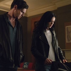 Jessica Jones: Benjamin Walker, Krysten Ritter in una scena della terza stagione