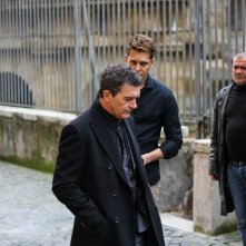 Beyond the Edge: una scena con Antonio Banderas e Milos Bikovic