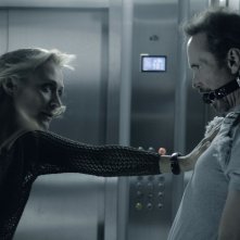 The Elevator: James Parks con Caroline Goodall in una scena